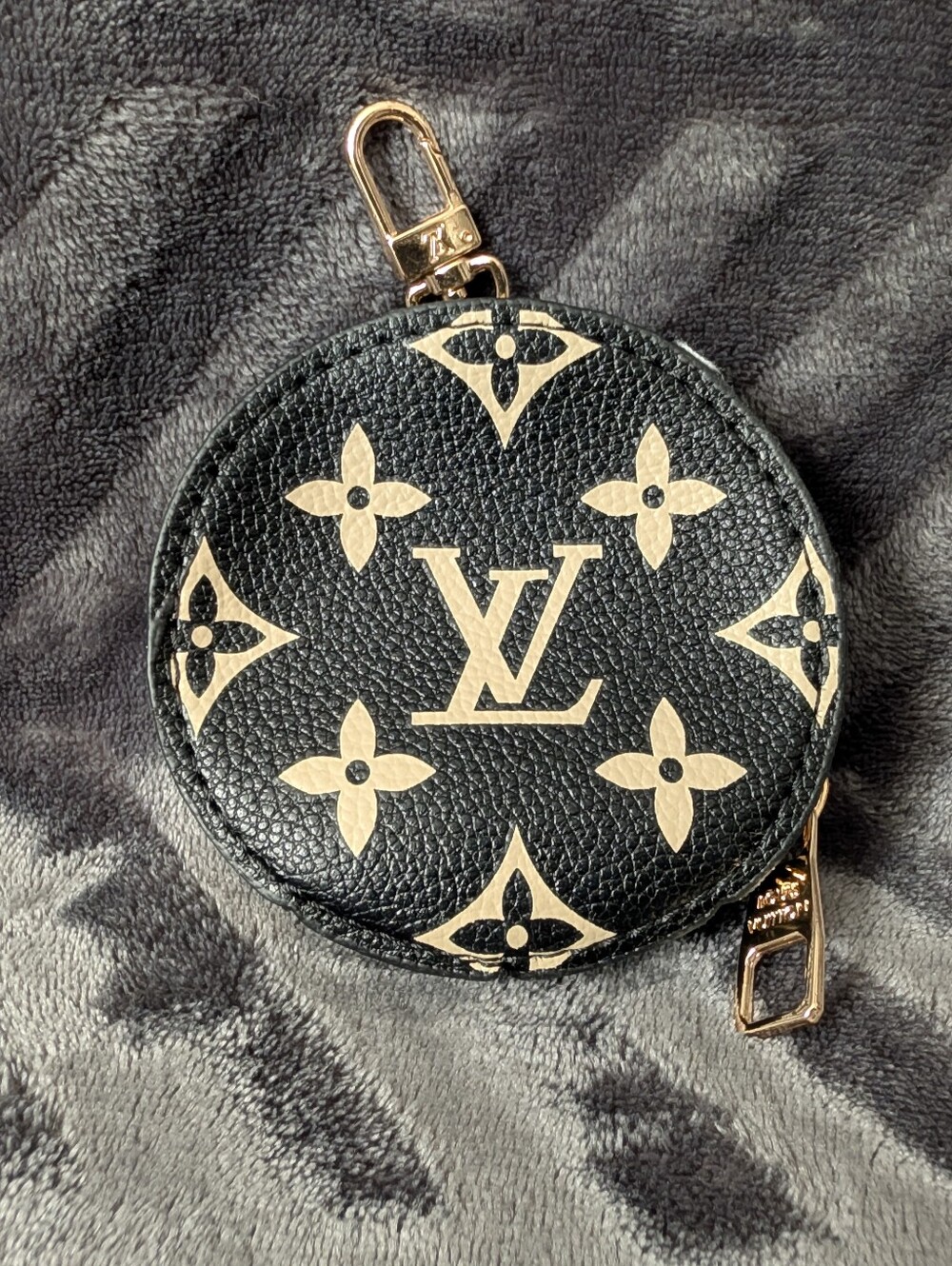 Black And Cream Round Coin Purse